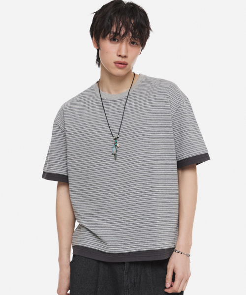 DNSR(ディーエヌエスアール)の「レイヤードストライプクロップTシャツチャコール(Tシャツ/カットソー・メンズ・その他・MEDIUM/LARGE/X-LARGE)」の2枚目の写真