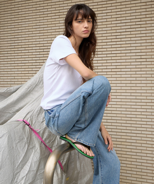 LEVAR(レバー)の「All-day Cotton V-neck T-shirt - Off White(Tシャツ/カットソー・レディース・その他・MEDIUM/SMALL)」の2枚目の写真