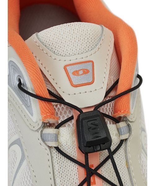 SALOMON(サロモン)の「【emmi│SALOMON】XT-WHISPER(スニーカー・レディース・ホワイト・24.5/24/23.5/27.5/27/26/25.5/25/23/28/26.5)」の5枚目の写真