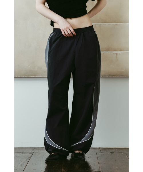 Knuth Marf（クヌースマーフ）の「nylon easy pants（unisex)（その他パンツ・レディース・ネイビー/ブラウン/ブラック・X-SMALL/SMALL/MEDIUM）」の7枚目の写真