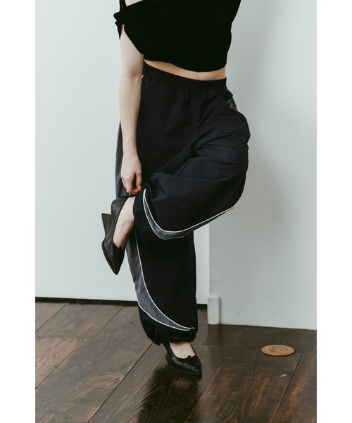 Knuth Marf（クヌースマーフ）の「nylon easy pants（unisex)（その他パンツ・レディース・ネイビー/ブラウン/ブラック・X-SMALL/SMALL/MEDIUM）」の10枚目の写真