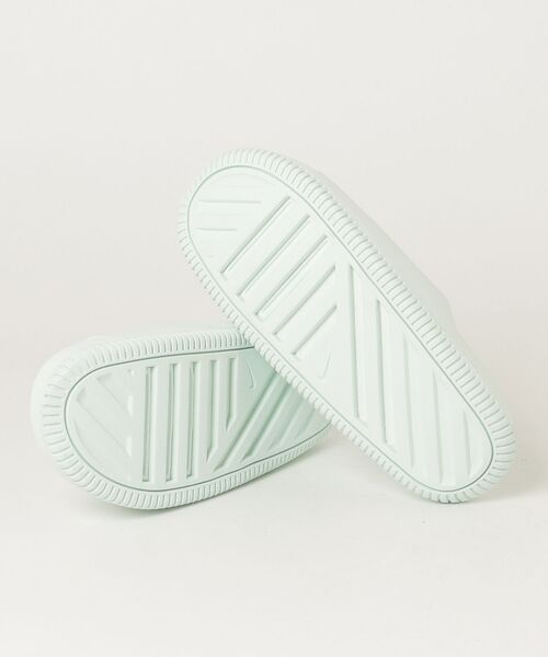 NIKE(ナイキ)の「ナイキ NIKE ナイキ カーム スライド 2.0(サンダル・レディース・ライトグリーン・23.0cm/24.0cm/25.0cm/26.0cm)」の2枚目の写真