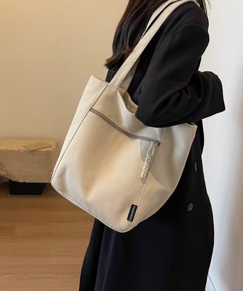 boemy(ボエミー)の「キャンバス縦型 トートバッグ(トートバッグ・レディース・ブラック/キャメル/ベージュ/アイボリー・FREE)」の18枚目の写真