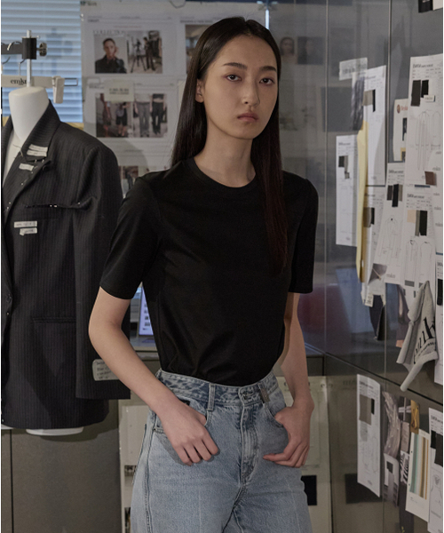 EMKM(ウウムキイム)の「ミニマルコットン半袖Tシャツ_BLACK(Tシャツ/カットソー・レディース・ブラック・SMALL/MEDIUM)」の1枚目の写真