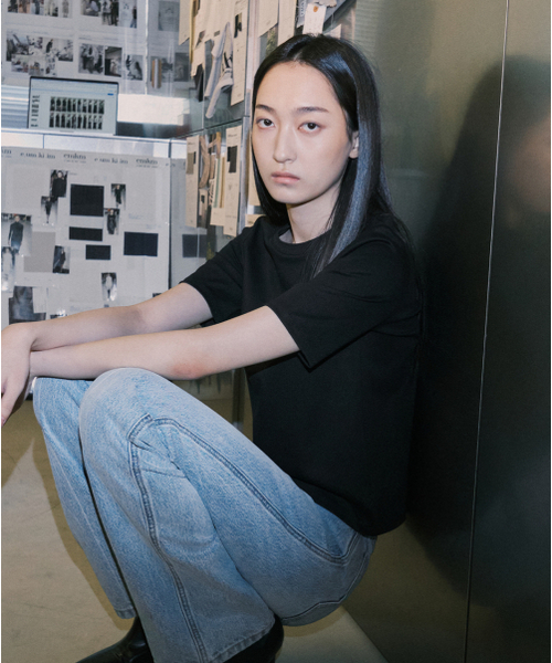 EMKM(ウウムキイム)の「ミニマルコットン半袖Tシャツ_BLACK(Tシャツ/カットソー・レディース・ブラック・SMALL/MEDIUM)」の3枚目の写真