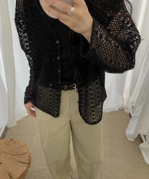 FAVORITO(ファヴォリート)の「パンチングレースブラウス(ノーカラージャケット・レディース・ブラック/ベージュ・F)」の4枚目の写真