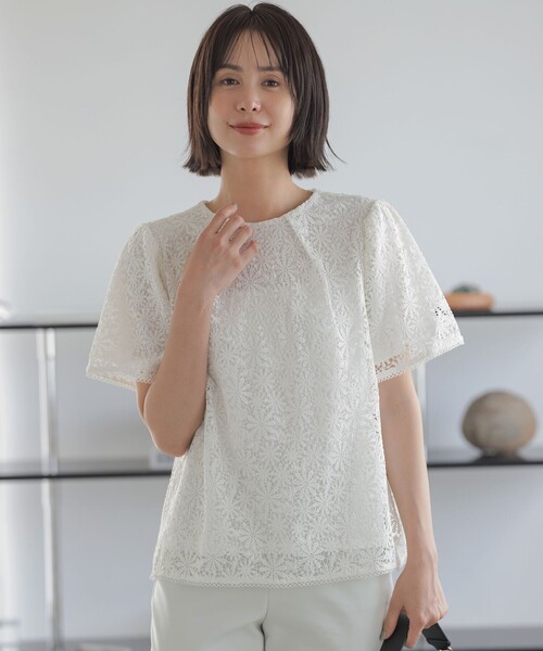 組曲 S(クミキョク チイサイサイズ)の「フラワーレースブラウス(Tシャツ/カットソー・レディース・アイボリー系/ライトグリーン系/ブラック系・S2)」の5枚目の写真