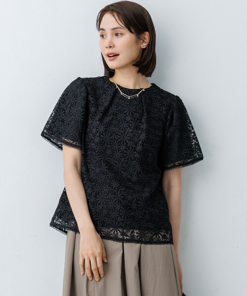 組曲 S(クミキョク チイサイサイズ)の「フラワーレースブラウス(Tシャツ/カットソー・レディース・アイボリー系/ライトグリーン系/ブラック系・S2)」の8枚目の写真