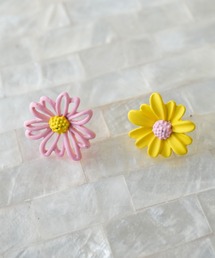 【 Port / ポート 】 アシンメトリー フラワーモチーフ カラーデイジーピアス
