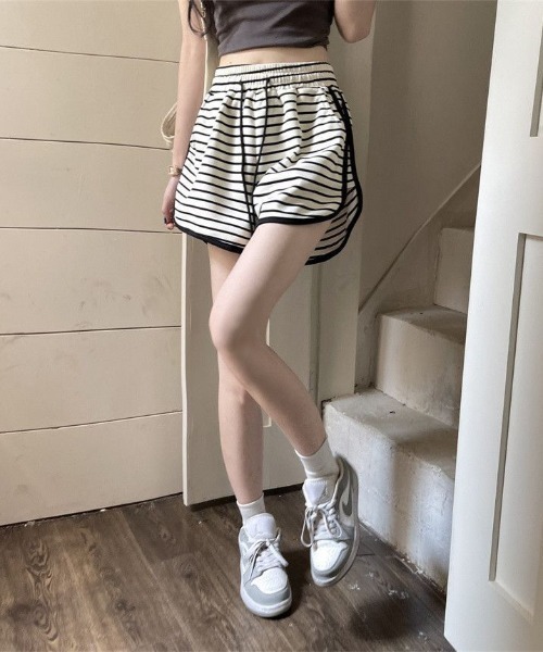 GEMEDA(ジェメダ)の「ボーダーバルーンショートパンツ(その他パンツ・レディース・ブラック/アイボリー・M)」の11枚目の写真