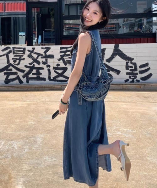 semplice（センプリチェ）の「ノースリーブデニムワンピース（ワンピース・レディース・ブルー・S/M/L）」の8枚目の写真