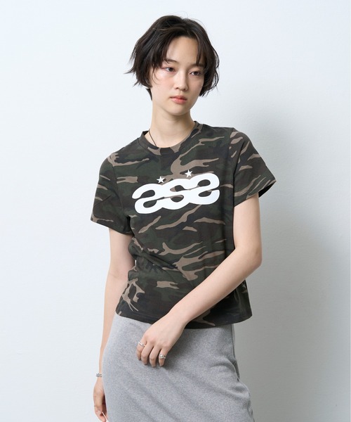 NUJOH(ヌゾ)の「Camouflage Logo Tee / 迷彩ロゴTシャツ(Tシャツ/カットソー・レディース・カーキ・FREE)」の3枚目の写真