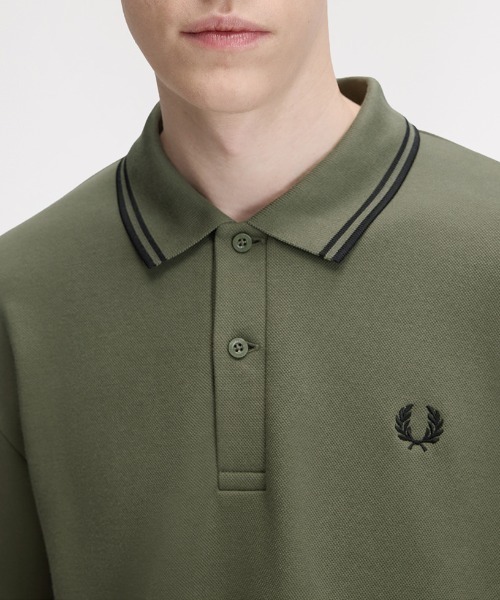 FRED PERRY（フレッドペリー）の「【先行予約受付中】Tipped Collared Sweatshirt／ティップカラースウェットポロシャツ（スウェット・メンズ・ブラック/カーキ・L/S/M）」の4枚目の写真