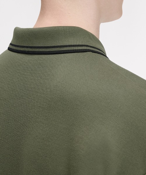 FRED PERRY（フレッドペリー）の「【先行予約受付中】Tipped Collared Sweatshirt／ティップカラースウェットポロシャツ（スウェット・メンズ・ブラック/カーキ・L/S/M）」の5枚目の写真