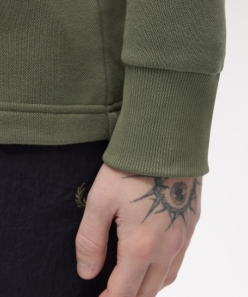 FRED PERRY（フレッドペリー）の「【先行予約受付中】Tipped Collared Sweatshirt／ティップカラースウェットポロシャツ（スウェット・メンズ・ブラック/カーキ・L/S/M）」の6枚目の写真