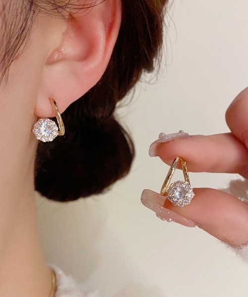 blackdia ocean(ブラックダイヤオーシャン)の「blackdia ocean ビジュー フープピアス(ピアス(両耳用)・レディース・シルバー/ゴールド・FREE)」の2枚目の写真