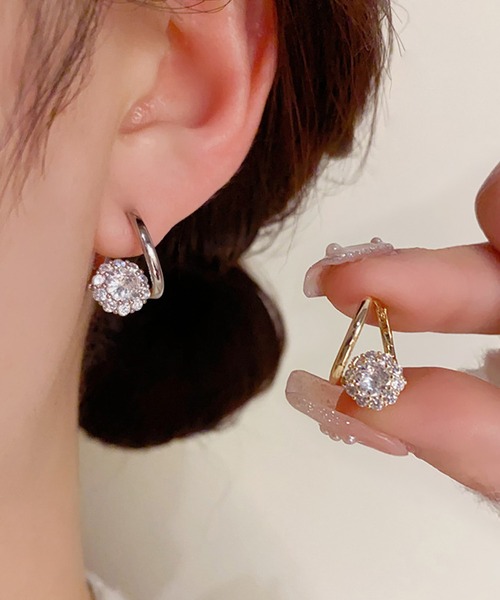 blackdia ocean(ブラックダイヤオーシャン)の「blackdia ocean ビジュー フープピアス(ピアス(両耳用)・レディース・シルバー/ゴールド・FREE)」の8枚目の写真