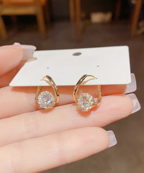 blackdia ocean(ブラックダイヤオーシャン)の「blackdia ocean ビジュー フープピアス(ピアス(両耳用)・レディース・シルバー/ゴールド・FREE)」の6枚目の写真