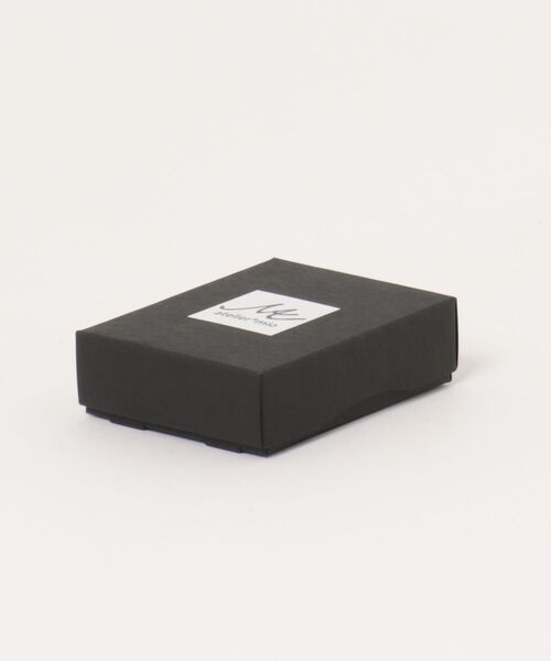 tone(トーン)の「【atelier*mio】ポリマークレイ × シフォンフラワー costume jewelry イヤリング(イヤリング・レディース・ホワイト/ブラック・FREE)」の4枚目の写真