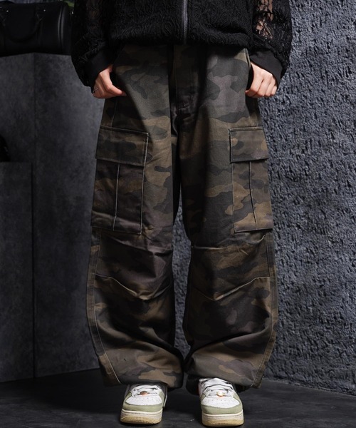 1111clothing（ワンフォークロージング）の「ツイル ワイドカーゴパンツ / Twill Wide-Leg Cargo Pants（カーゴパンツ・メンズ・グリーン/ブラウン/ブラック/カーキ・M/XL/L）」の3枚目の写真