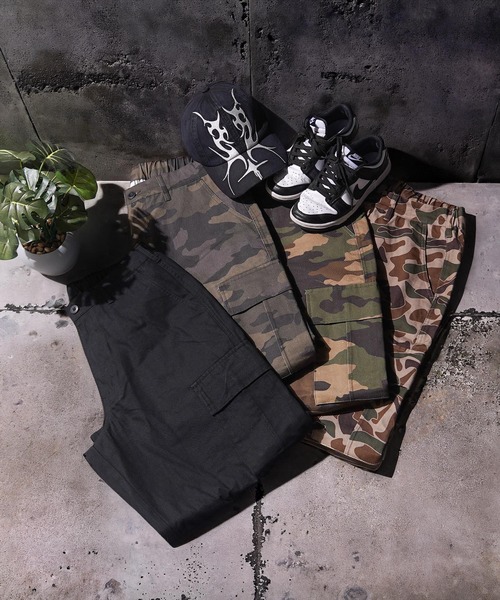 1111clothing（ワンフォークロージング）の「ツイル ワイドカーゴパンツ / Twill Wide-Leg Cargo Pants（カーゴパンツ・メンズ・グリーン/ブラウン/ブラック/カーキ・M/XL/L）」の5枚目の写真
