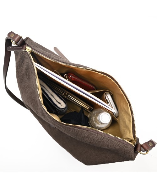 CLEDRAN(クレドラン)の「【ハーフショルダーとリュックの2WAY仕様】CL3997 HASA 2WAY SHOULDER(ショルダーバッグ・レディース・ブラック/ブラウン/ベージュ・FREE)」の5枚目の写真