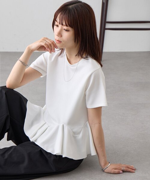 DISCOAT(ディスコート)の「【WEB限定】アシメフリルペプラムトップス(Tシャツ/カットソー・レディース・グレイッシュベージュ/オフホワイト/ネイビー・MEDIUM)」の5枚目の写真