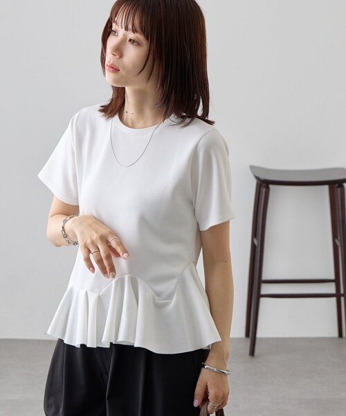 DISCOAT(ディスコート)の「【WEB限定】アシメフリルペプラムトップス(Tシャツ/カットソー・レディース・グレイッシュベージュ/オフホワイト/ネイビー・MEDIUM)」の6枚目の写真