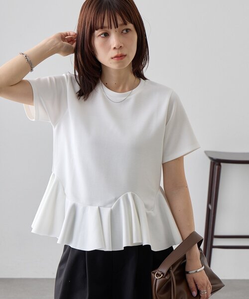 DISCOAT(ディスコート)の「【WEB限定】アシメフリルペプラムトップス(Tシャツ/カットソー・レディース・グレイッシュベージュ/オフホワイト/ネイビー・MEDIUM)」の8枚目の写真