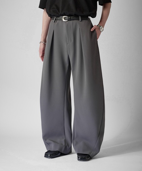 Lui's(ルイス)の「【Neucon】INSIDE-TUCK CURVE SLACKS / インサイドタックカーブスラックスパンツ(スラックス・メンズ・ブラック/チャコールグレー・2/1)」の14枚目の写真