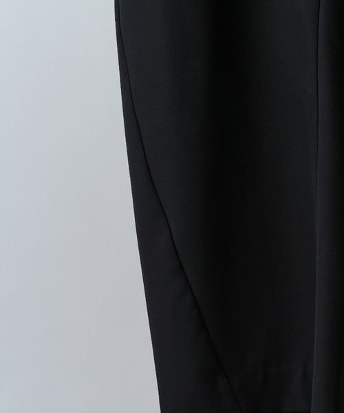 Lui's(ルイス)の「【Neucon】INSIDE-TUCK CURVE SLACKS / インサイドタックカーブスラックスパンツ(スラックス・メンズ・ブラック/チャコールグレー・2/1)」の13枚目の写真