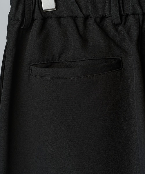Lui's(ルイス)の「【Neucon】INSIDE-TUCK CURVE SLACKS / インサイドタックカーブスラックスパンツ(スラックス・メンズ・ブラック/チャコールグレー・2/1)」の14枚目の写真