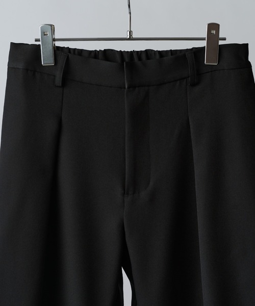 Lui's(ルイス)の「【Neucon】INSIDE-TUCK CURVE SLACKS / インサイドタックカーブスラックスパンツ(スラックス・メンズ・ブラック/チャコールグレー・2/1)」の22枚目の写真