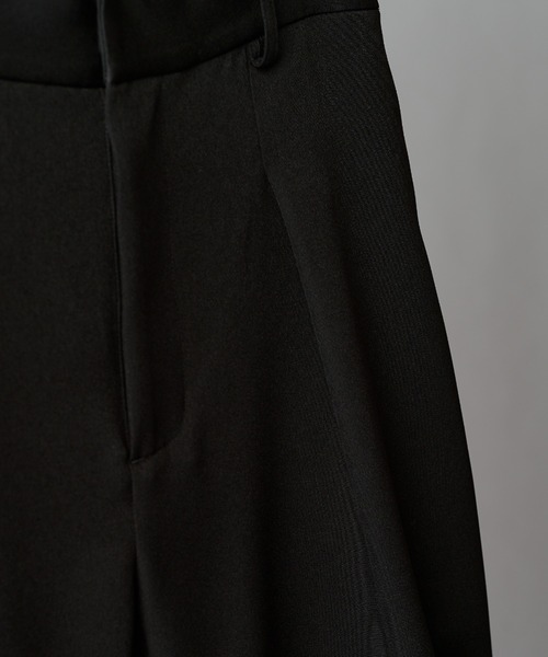 Lui's(ルイス)の「【Neucon】INSIDE-TUCK CURVE SLACKS / インサイドタックカーブスラックスパンツ(スラックス・メンズ・ブラック/チャコールグレー・2/1)」の12枚目の写真