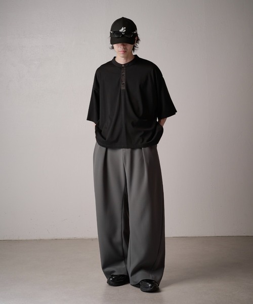 Lui's(ルイス)の「【Neucon】INSIDE-TUCK CURVE SLACKS / インサイドタックカーブスラックスパンツ(スラックス・メンズ・ブラック/チャコールグレー・2/1)」の16枚目の写真