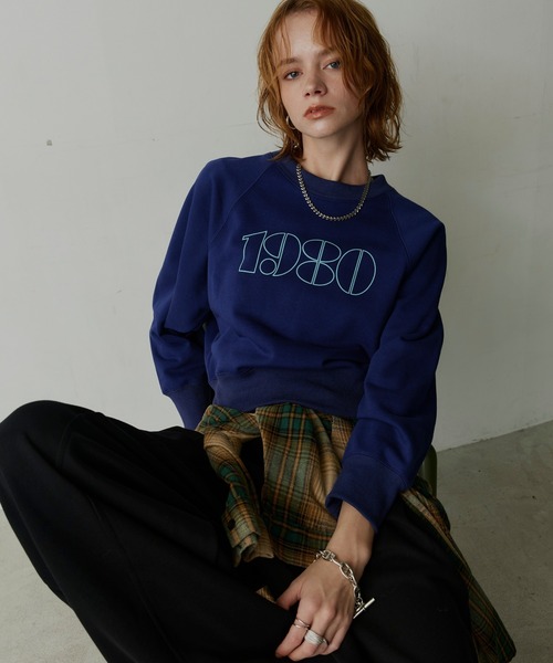uchi.(ウチ)の「1980ロゴプリント ラグランスウェットプルオーバー(スウェット・レディース・杢グレー/ネイビー/ワインレッド・FREE)」の3枚目の写真