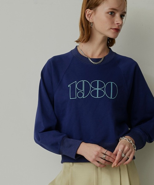 uchi.(ウチ)の「1980ロゴプリント ラグランスウェットプルオーバー(スウェット・レディース・杢グレー/ネイビー/ワインレッド・FREE)」の5枚目の写真