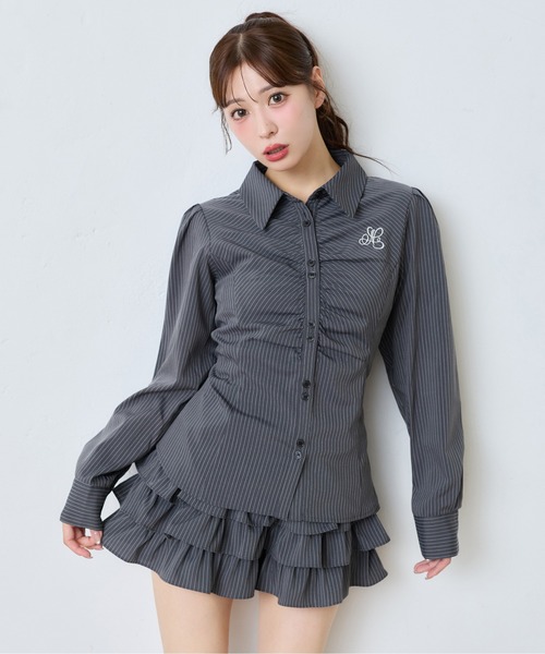 one after another NICE CLAUP(ワンアフターアナザーナイスクラップ)の「フロントギャザーシャツ(シャツ/ブラウス・レディース・ベージュ系その他/オフホワイト/ブラック系その他/グレー系その他・FREE)」の1枚目の写真