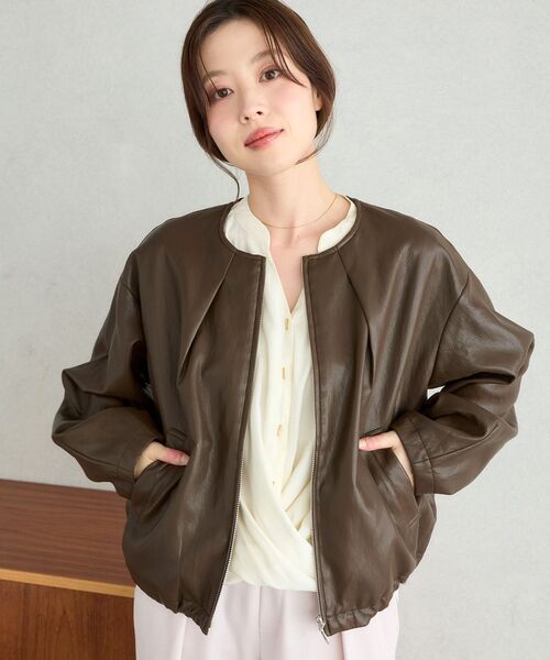 le.coeur blanc(ルクールブラン)の「《WEB限定》タックギャザーノーカラーブルゾン(ブルゾン・レディース・ベージュ/ブラウン・38)」の21枚目の写真