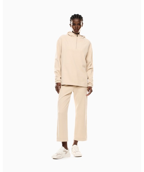 EMPORIO ARMANI EA7(エンポリオアルマーニイーエーセブン)の「<オンライン限定>【エンポリオ アルマーニ EA7】Sporty Forever フード付きスウェットシャツ コットン混紡(スウェット・レディース・ベージュ・SMALL/MEDIUM/LARGE)」の3枚目の写真