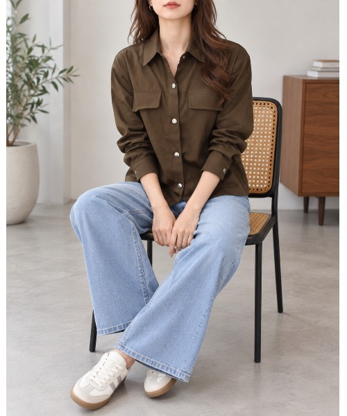 FAZVY(ファズビー)の「秋の軽アウターに ビッグポケットショートシャツジャケット(シャツ/ブラウス・レディース・ダークグレー/ネイビー/ダークブラウン・M/S/L)」の14枚目の写真