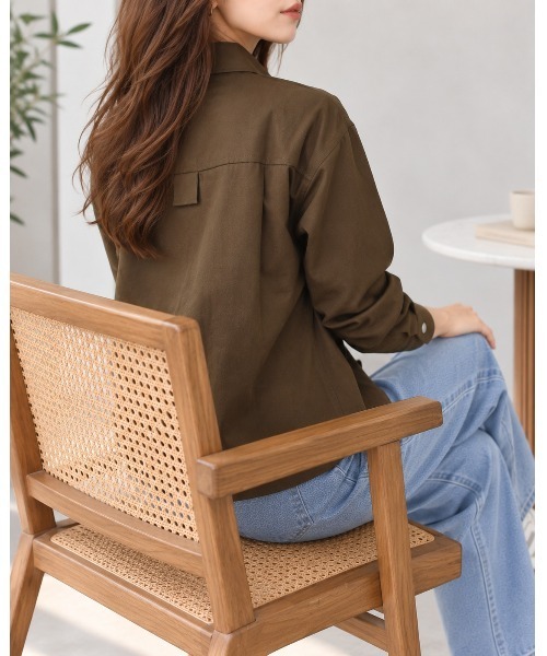 FAZVY(ファズビー)の「秋の軽アウターに ビッグポケットショートシャツジャケット(シャツ/ブラウス・レディース・ダークグレー/ネイビー/ダークブラウン・M/S/L)」の17枚目の写真