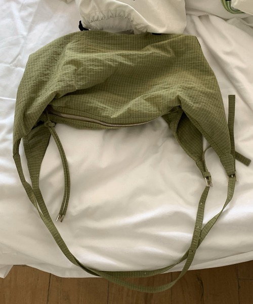 Vipoa（ヴィポア）の「Dumpling shoulder bag（ショルダーバッグ・レディース・パープル/ブルー/カーキ・FREE）」の21枚目の写真