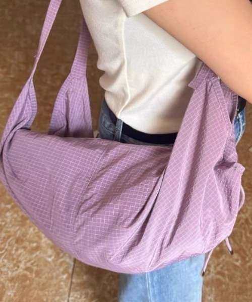Vipoa（ヴィポア）の「Dumpling shoulder bag（ショルダーバッグ・レディース・パープル/ブルー/カーキ・FREE）」の7枚目の写真