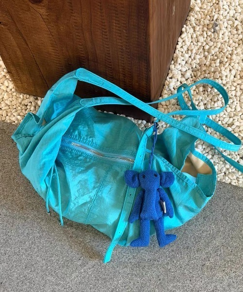 Vipoa（ヴィポア）の「Dumpling shoulder bag（ショルダーバッグ・レディース・パープル/ブルー/カーキ・FREE）」の8枚目の写真