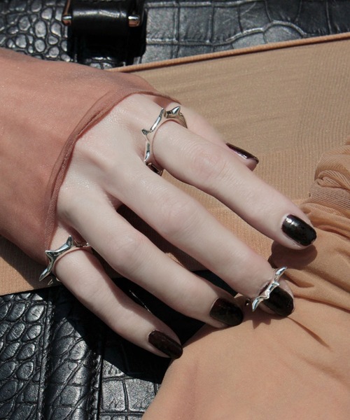 Soierie(ソワリー)の「ローエッジ カフ リング / Raw edge cuff ring(リング・レディース・ゴールド/シルバー・FREE)」の6枚目の写真