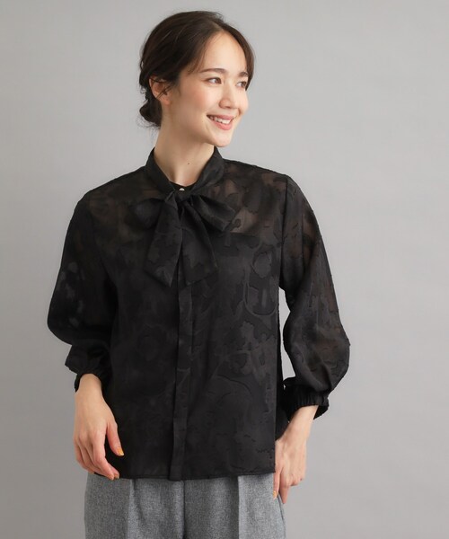 LAURA ASHLEY(ローラアシュレイ)の「【洗える/カラー&無地展開あり】アーシャ柄ジャカードブラウス(シャツ/ブラウス・レディース・ブラック系/ブラック・38)」の1枚目の写真