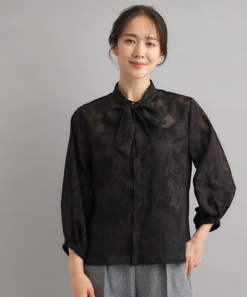 LAURA ASHLEY(ローラアシュレイ)の「【洗える/カラー&無地展開あり】アーシャ柄ジャカードブラウス(シャツ/ブラウス・レディース・ブラック系/ブラック・38)」の3枚目の写真