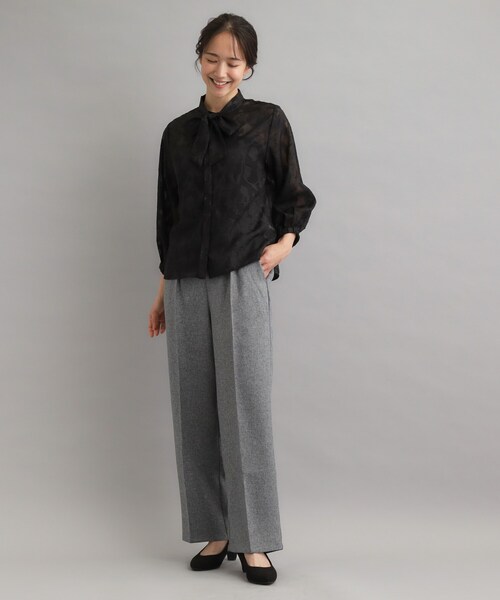 LAURA ASHLEY(ローラアシュレイ)の「【洗える/カラー&無地展開あり】アーシャ柄ジャカードブラウス(シャツ/ブラウス・レディース・ブラック系/ブラック・38)」の5枚目の写真