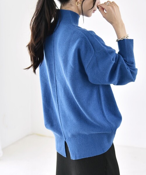 quaranciel(カランシエル)の「〈手洗い可能〉AQUA カシミヤ ミックス ハイネック スリット ニット(ニット/セーター・レディース・ライトグレー/ブラック/ブラウン/ブルー/その他・ONE SIZE)」の4枚目の写真